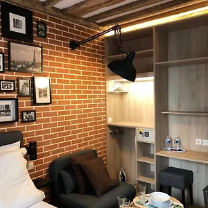 Apartament Labyrinthe, Paryż