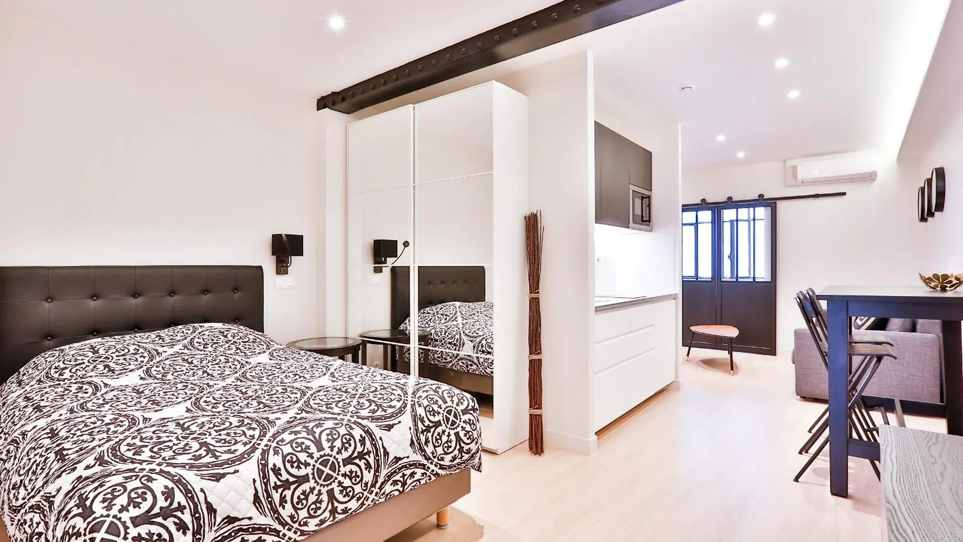 Blue Nights Apartments - Sébastopol Paris