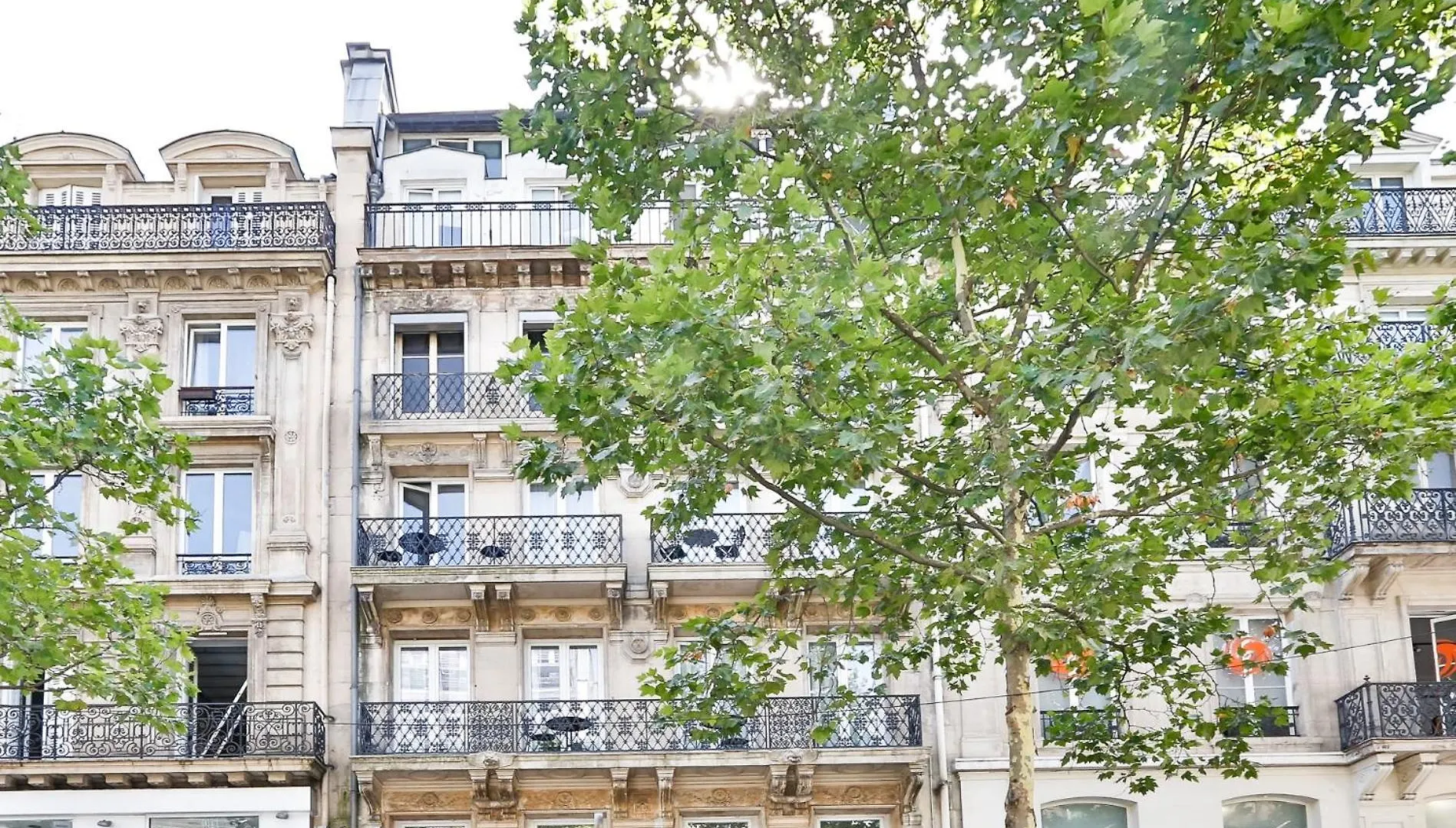 Blue Nights Apartments - Sebastopol Paris France