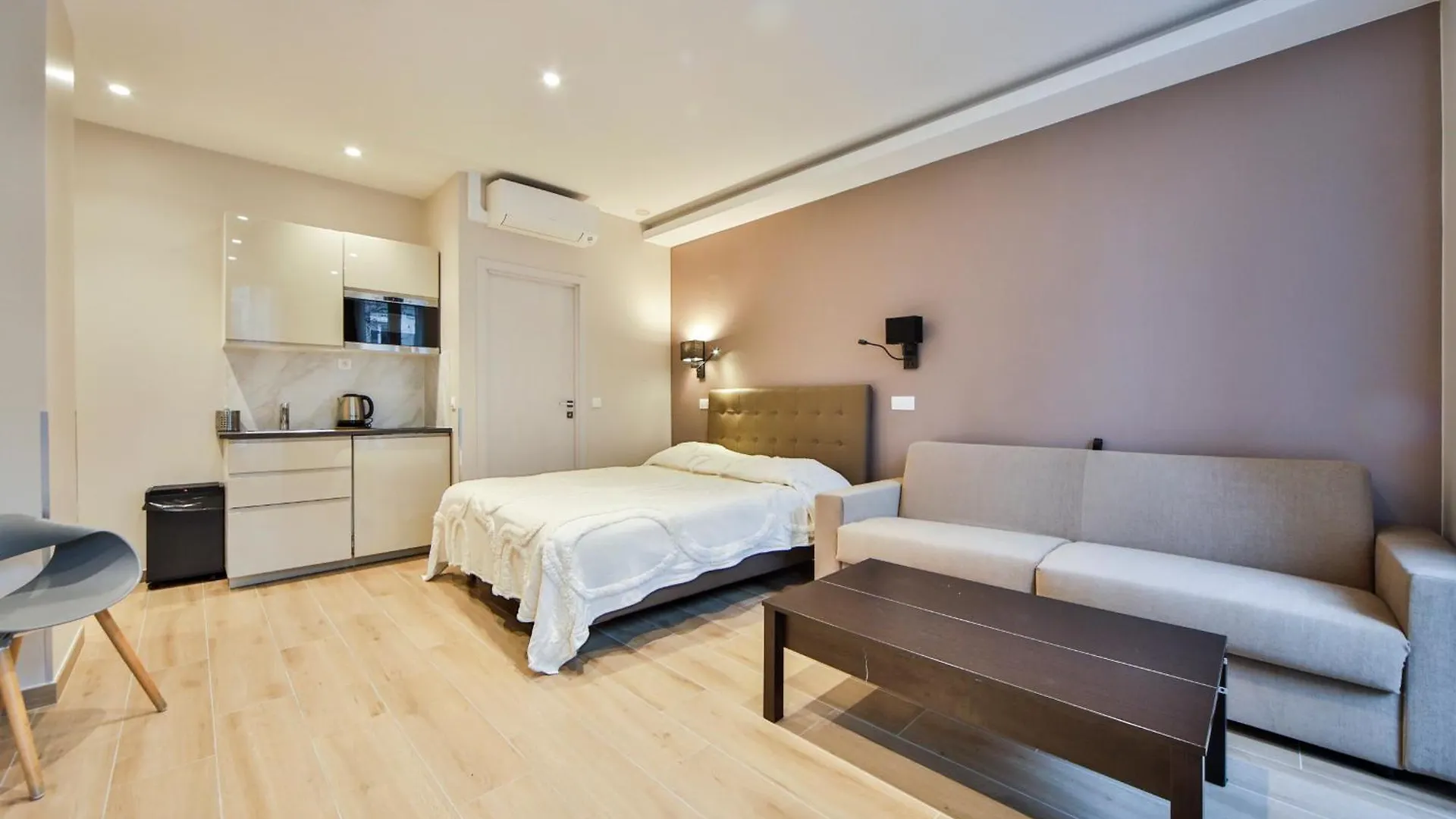 Blue Nights Apartments - Sebastopol Paris