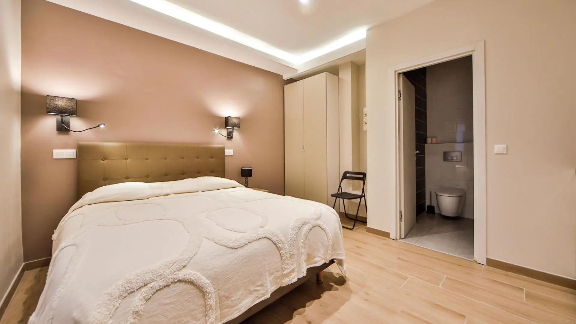 Blue Nights Apartments - Sébastopol Paris France