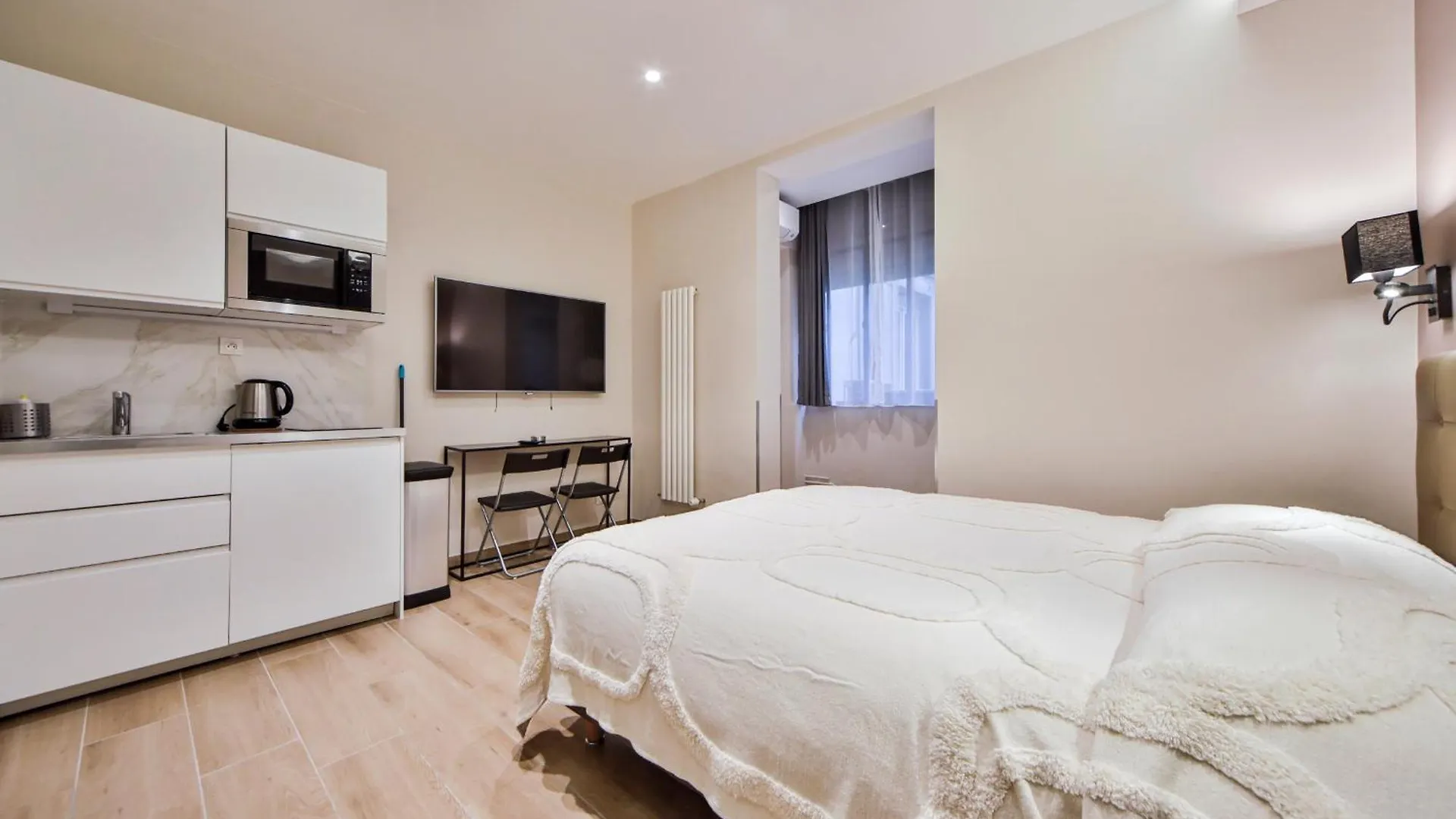 Blue Nights Apartments - Sébastopol Paris