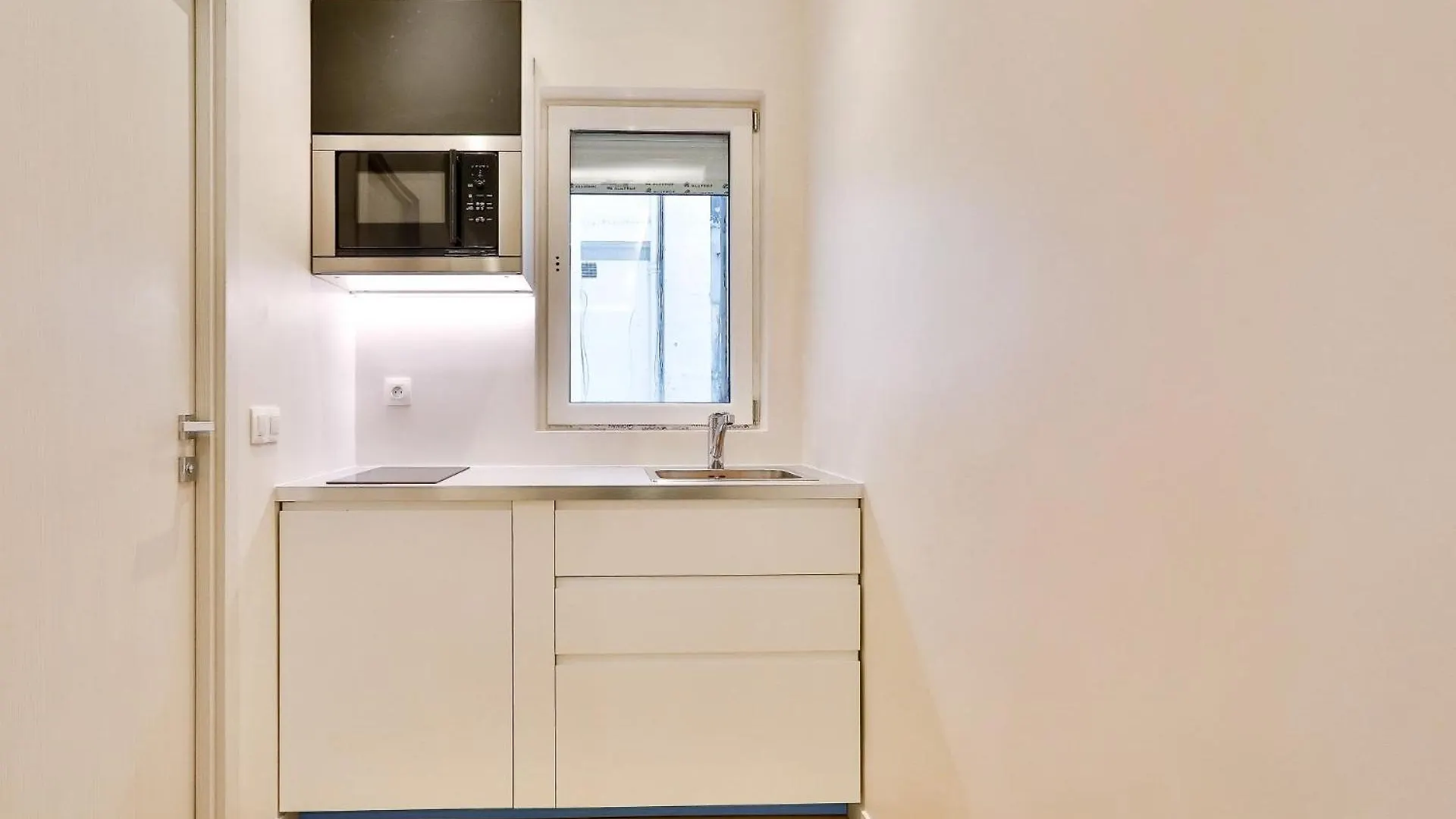 Blue Nights Apartments - Sebastopol Paris
