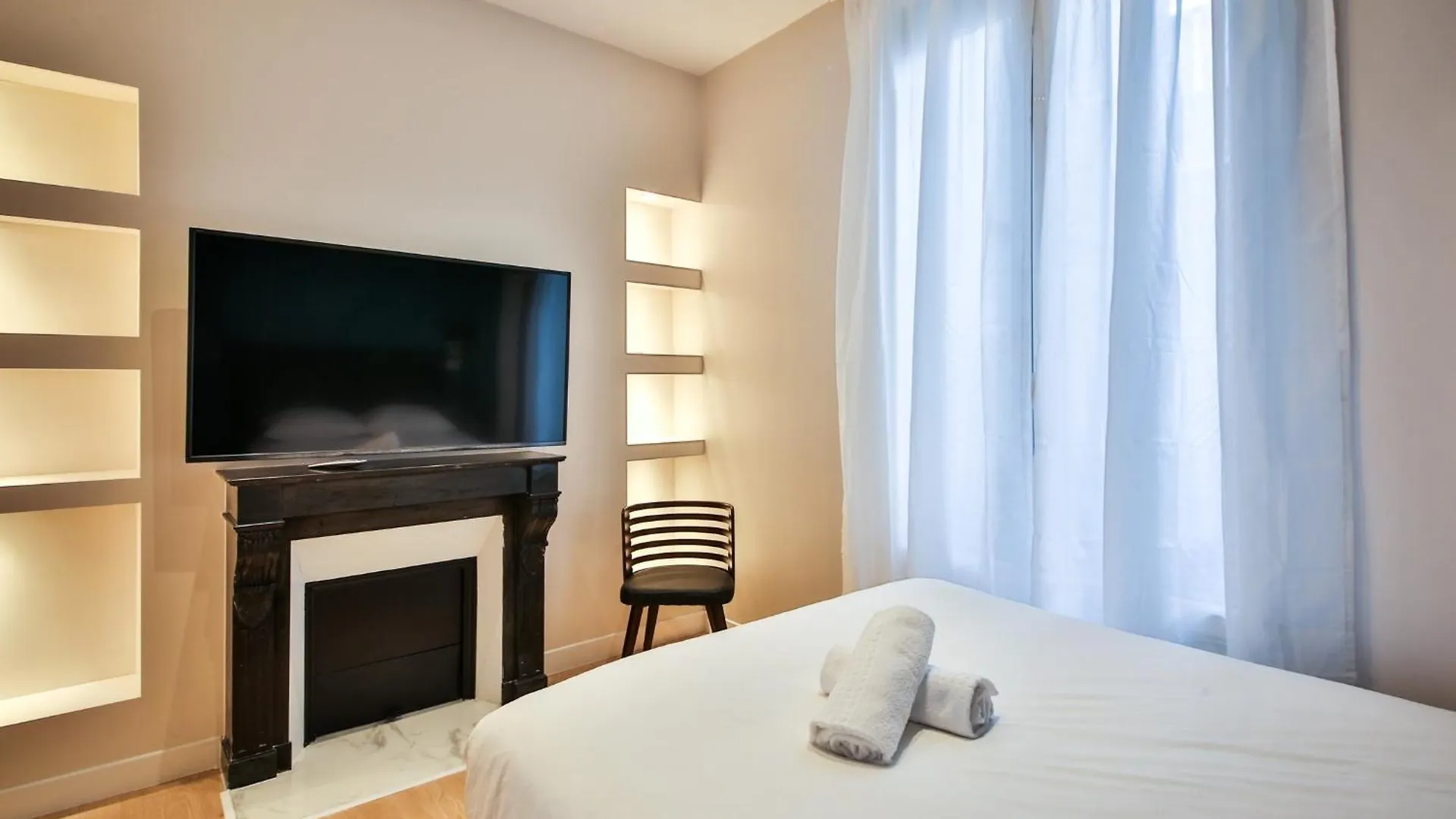 Blue Nights Apartments - Sebastopol Paris 0*,  Frankrig