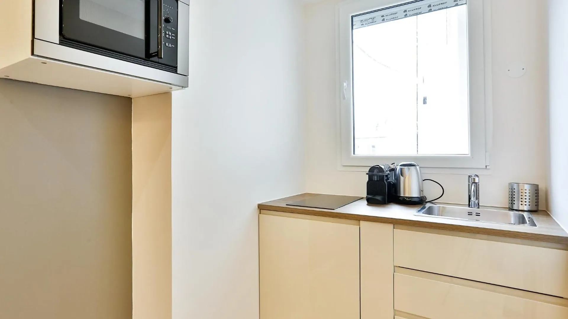 Blue Nights Apartments - Sebastopol Paris