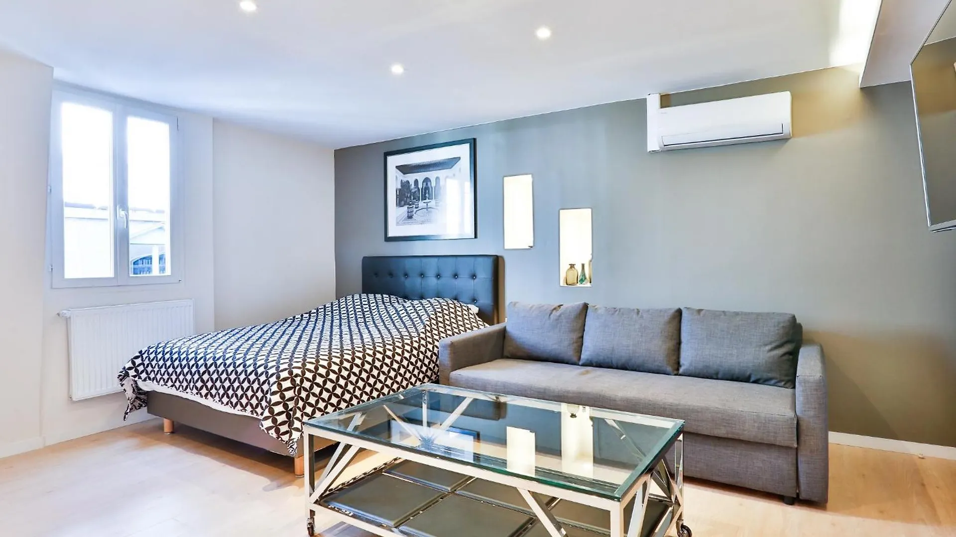 Blue Nights Apartments - Sebastopol Paris
