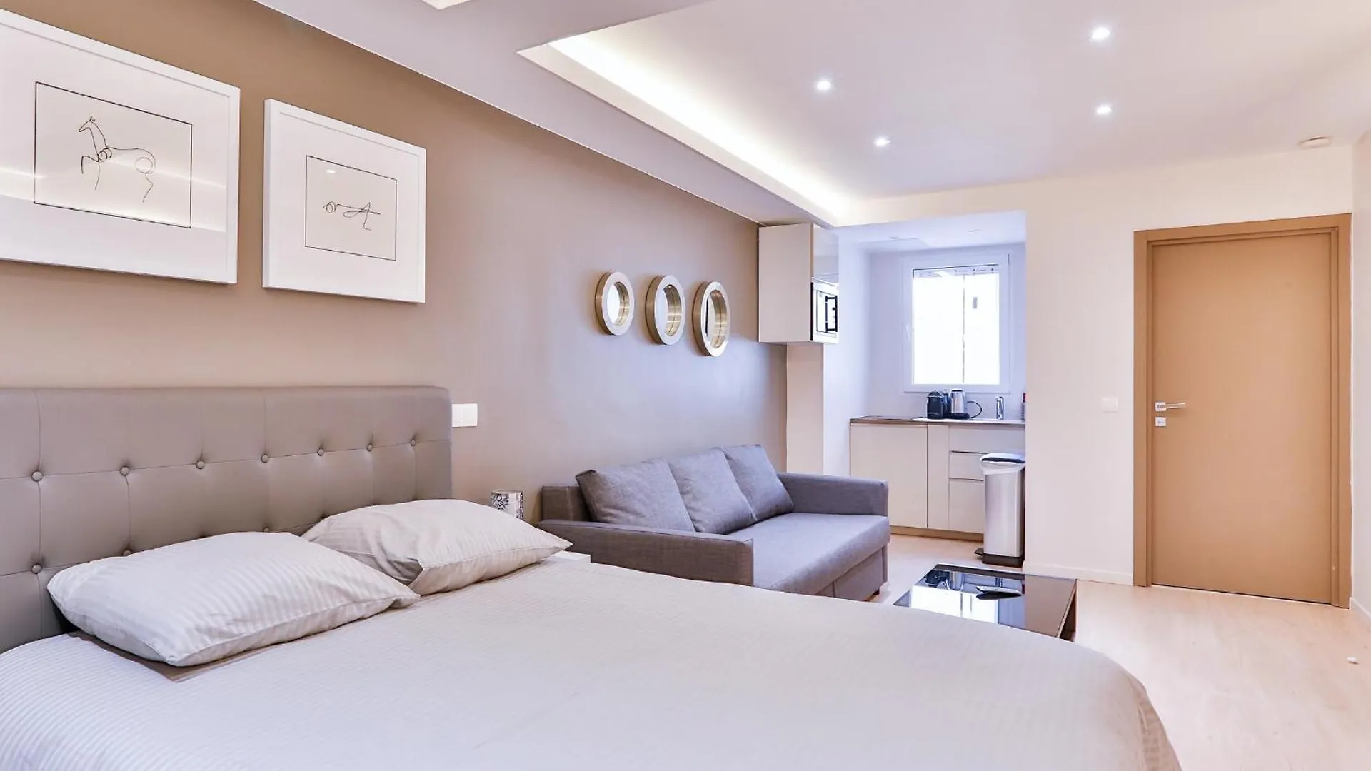 Blue Nights Apartments - Sebastopol Paris