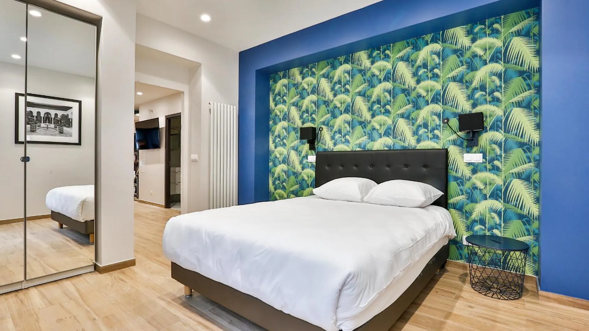Blue Nights Apartments - Sebastopol Paris