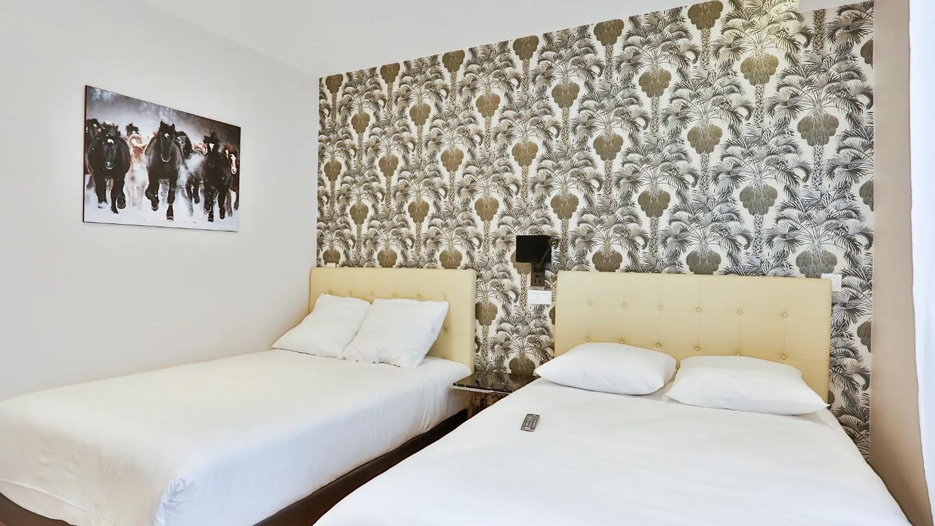 Blue Nights Apartments - Sebastopol Paris