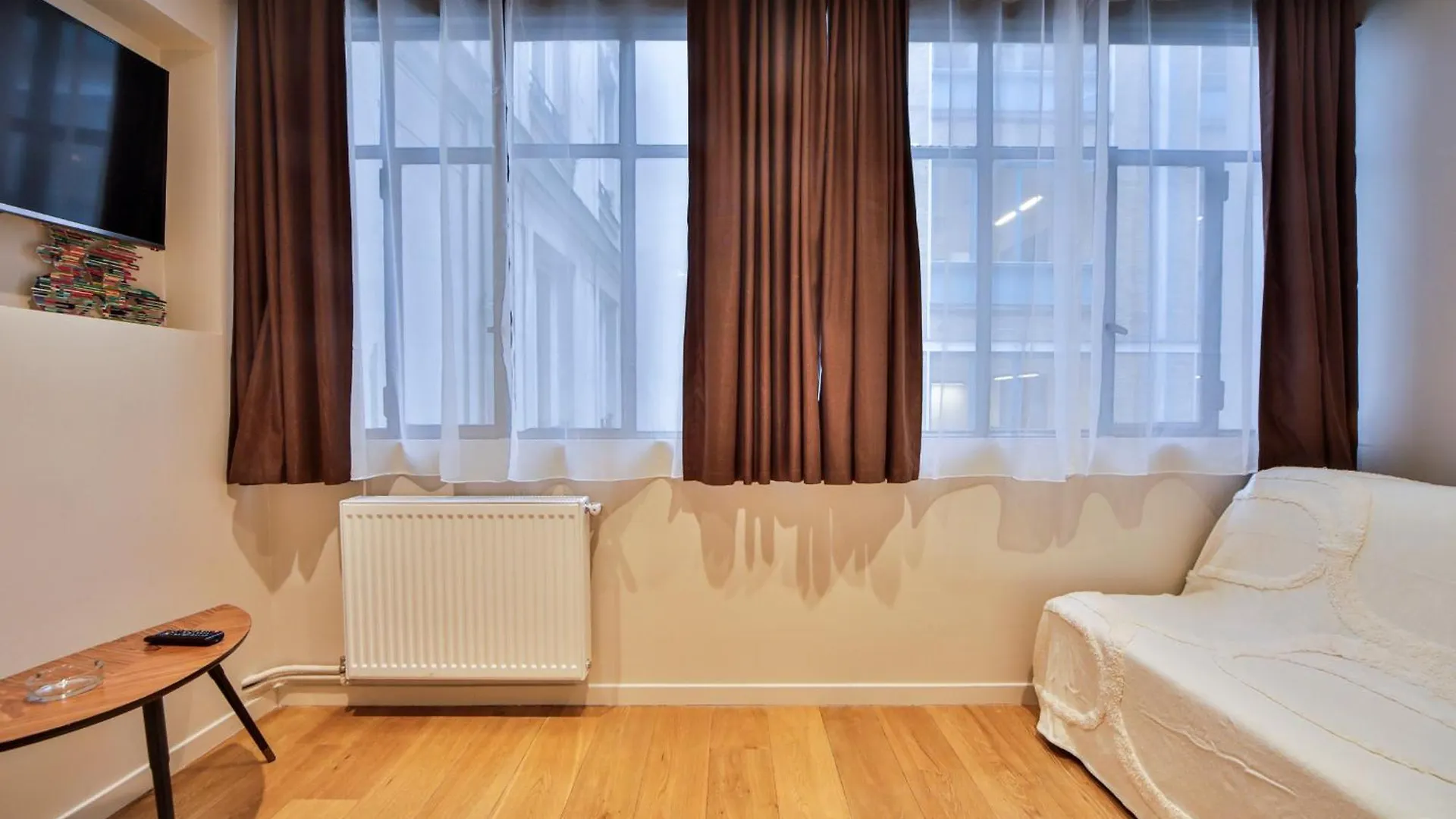 Blue Nights Apartments - Sebastopol Paris