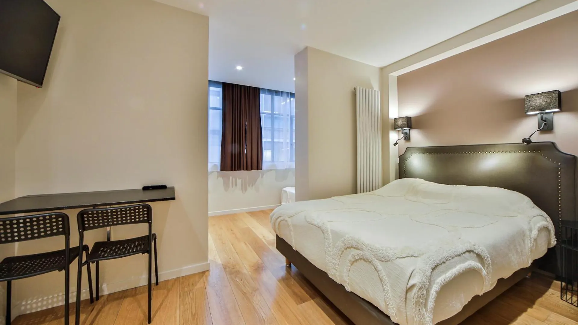 Blue Nights Apartments - Sebastopol Paris